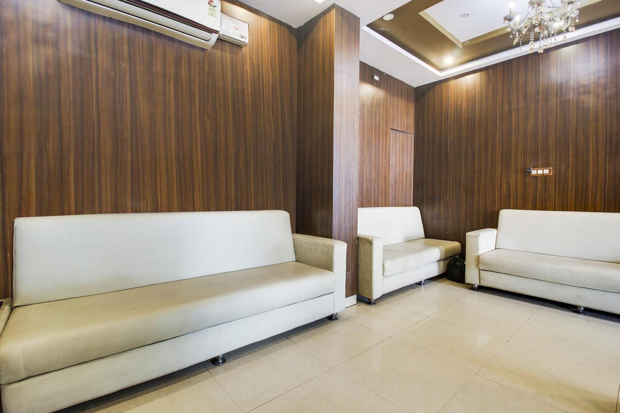 Flagship Grand Sandarshini Inn Near Mgbs Bus Station Hyderabad Exterior foto