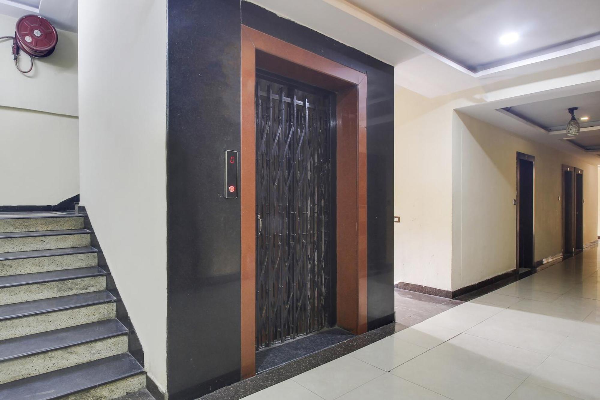 Flagship Grand Sandarshini Inn Near Mgbs Bus Station Hyderabad Exterior foto