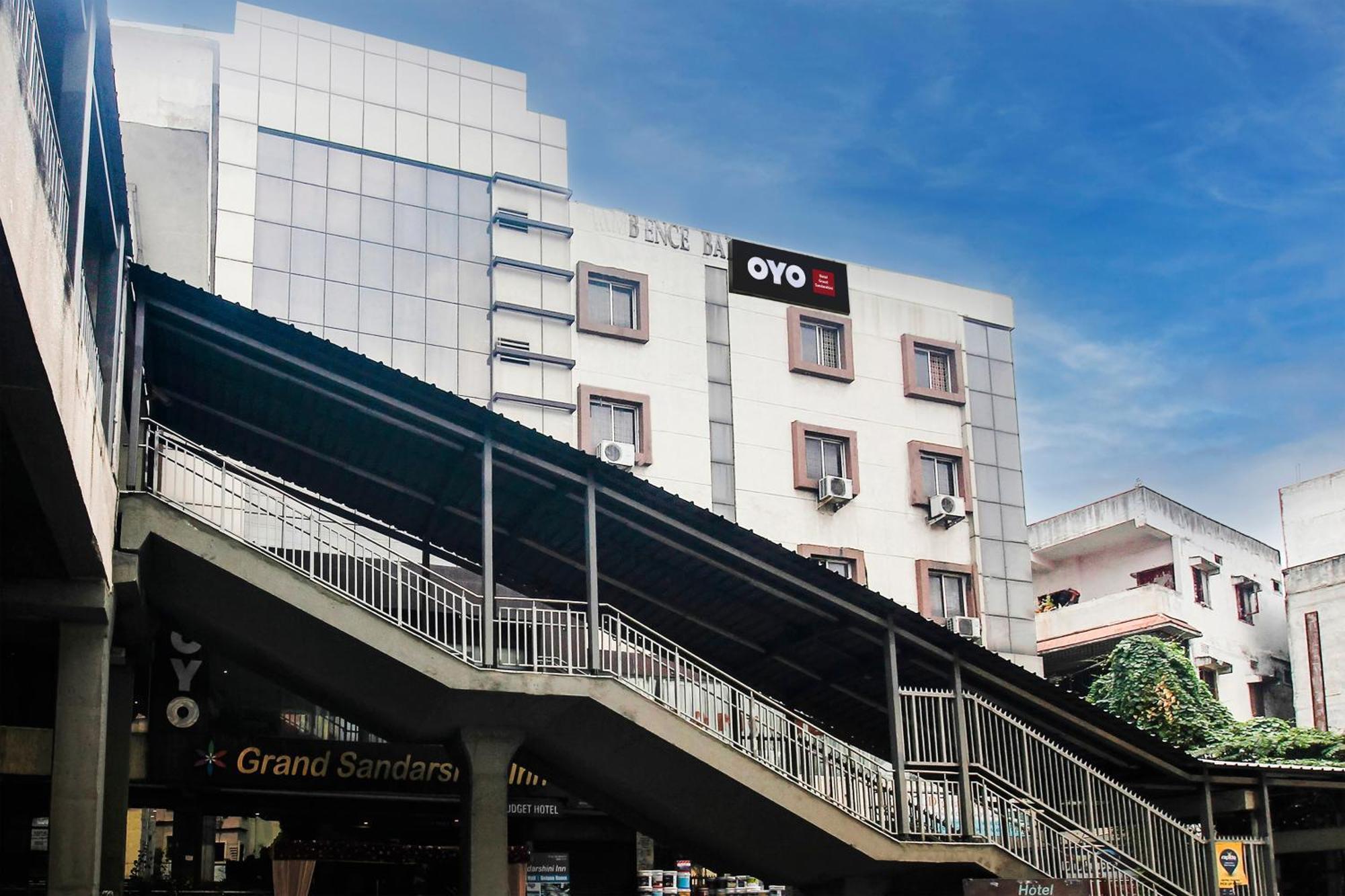 Flagship Grand Sandarshini Inn Near Mgbs Bus Station Hyderabad Exterior foto