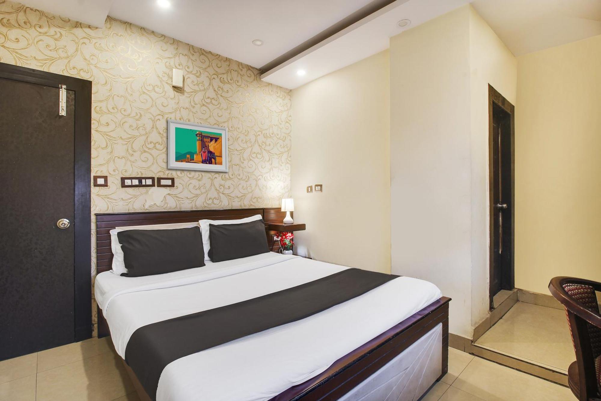 Flagship Grand Sandarshini Inn Near Mgbs Bus Station Hyderabad Exterior foto