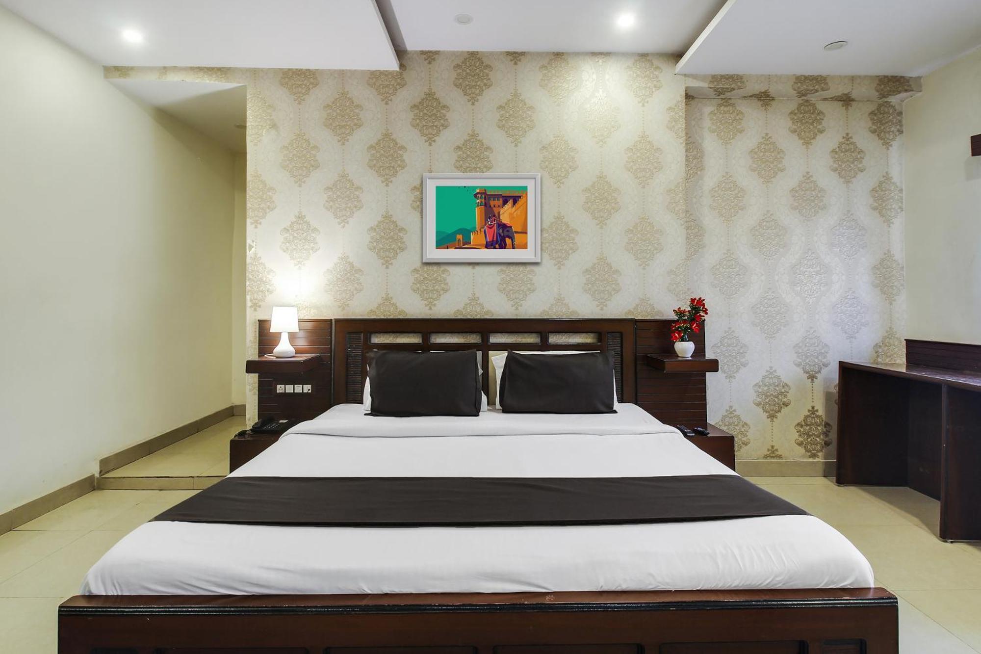 Flagship Grand Sandarshini Inn Near Mgbs Bus Station Hyderabad Exterior foto