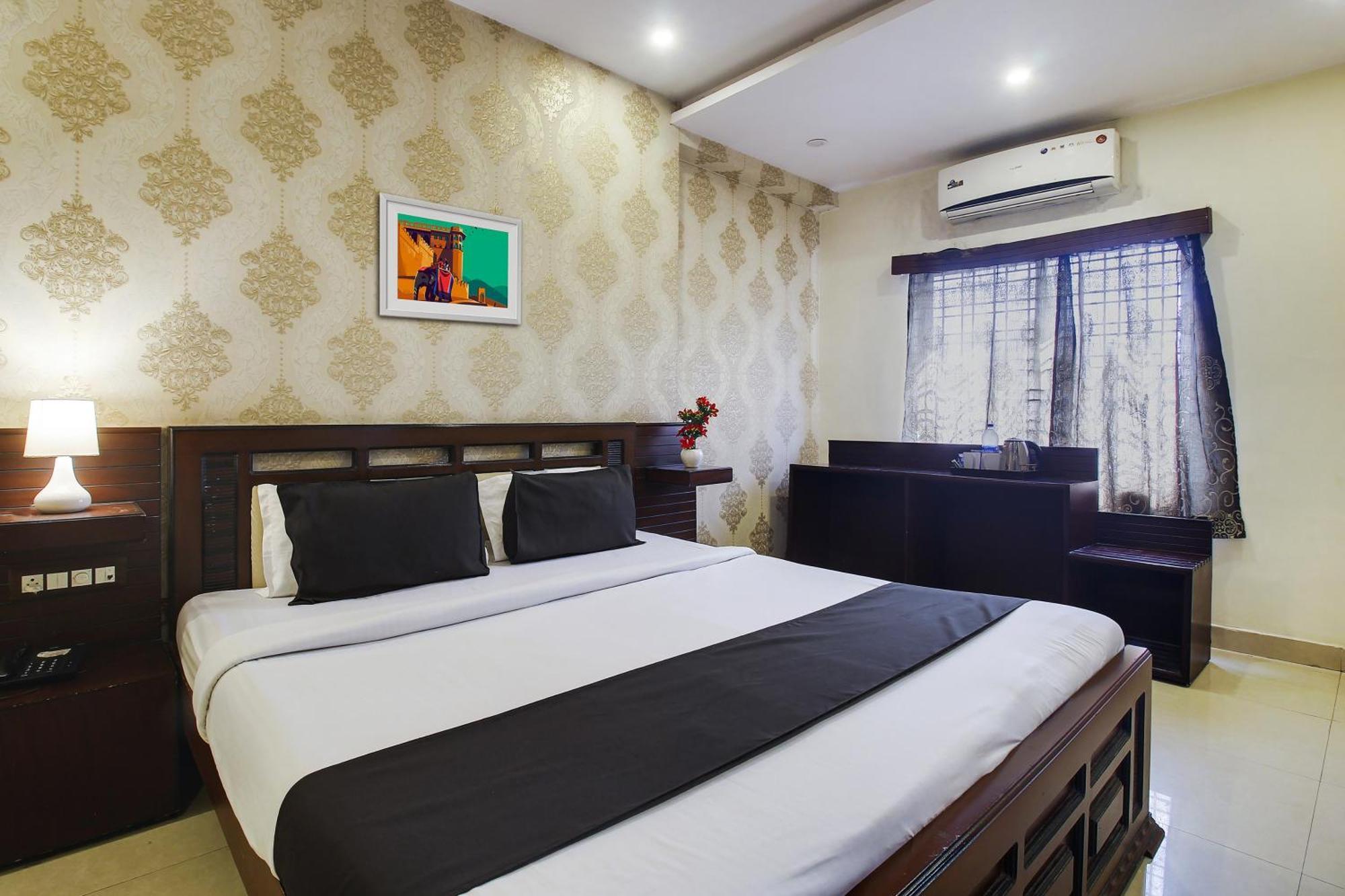 Flagship Grand Sandarshini Inn Near Mgbs Bus Station Hyderabad Exterior foto