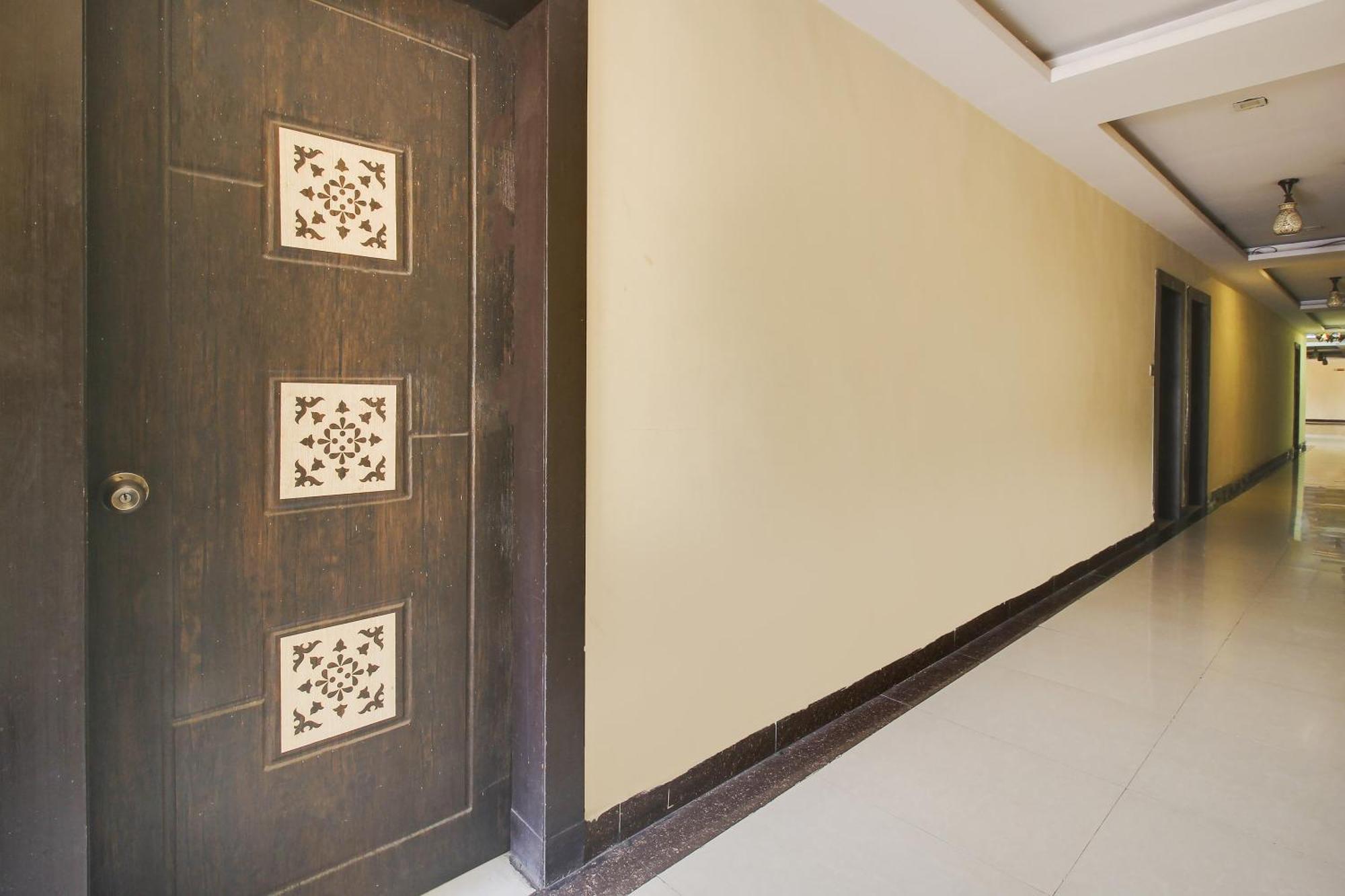 Flagship Grand Sandarshini Inn Near Mgbs Bus Station Hyderabad Exterior foto